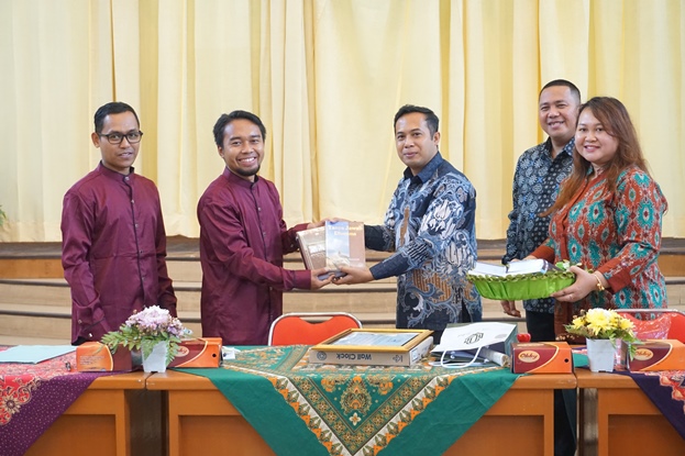 kunjungan studi banding UNIDA Gontor